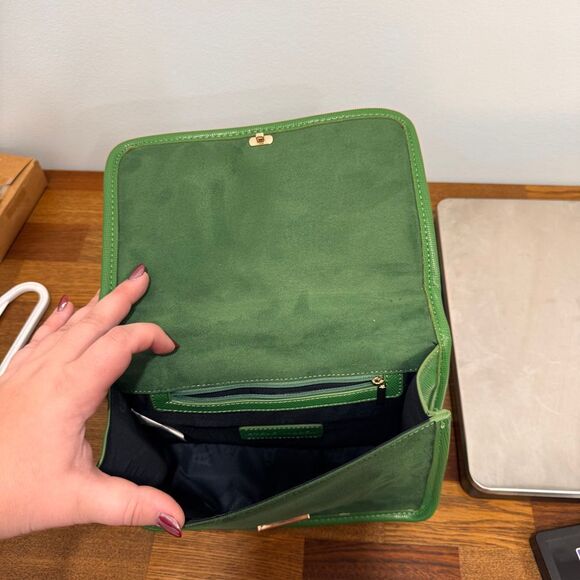 Steve Madden Kelly Green Purse Chain Shoulder Bag Faux Suede Flip Top Gold Quilt - Picture 4 of 11